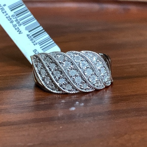 NWT Sterling Silver Diamond Ring Size 9 - Picture 1 of 8